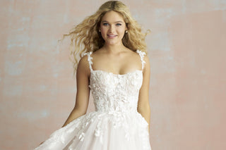 Allure Romance Style Number R3852L - 9