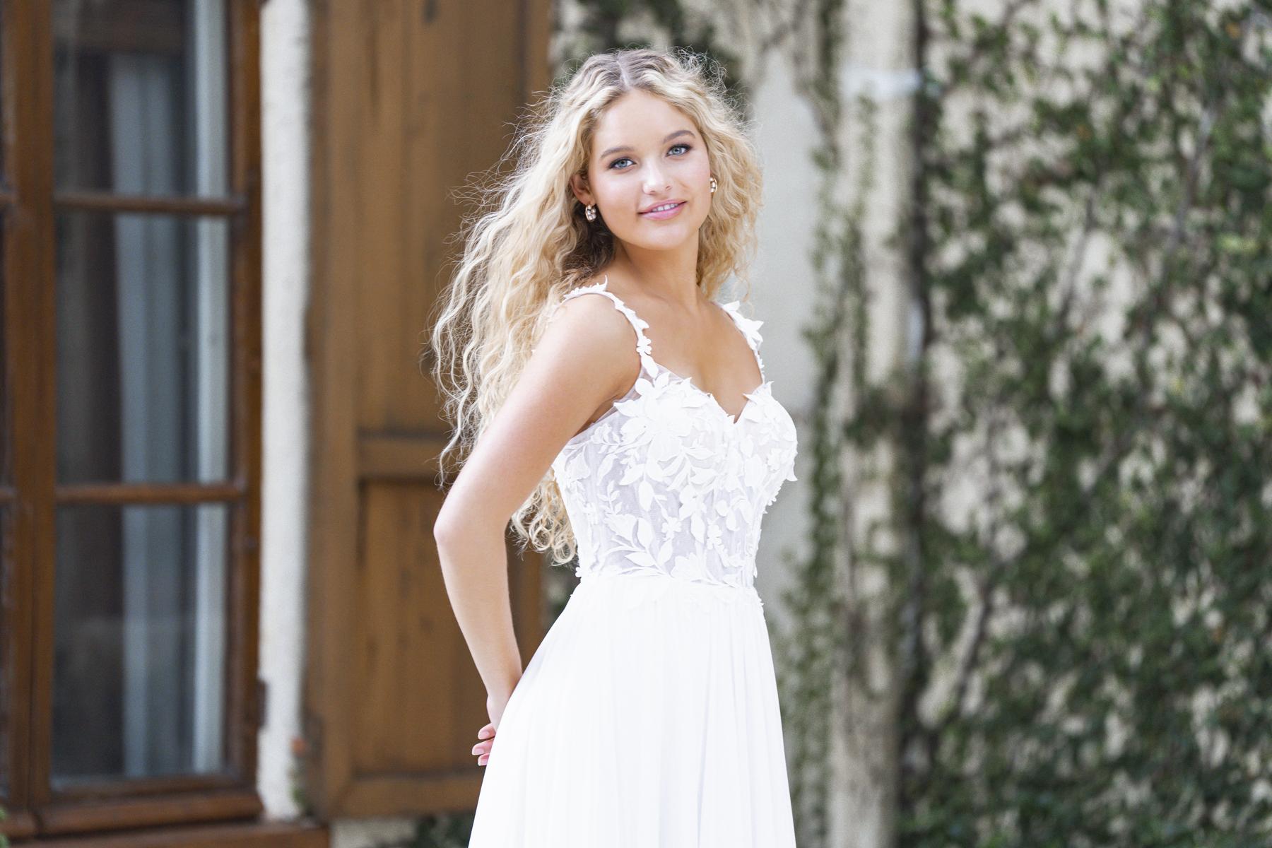 Allure Romance Style Number R3860L - 3