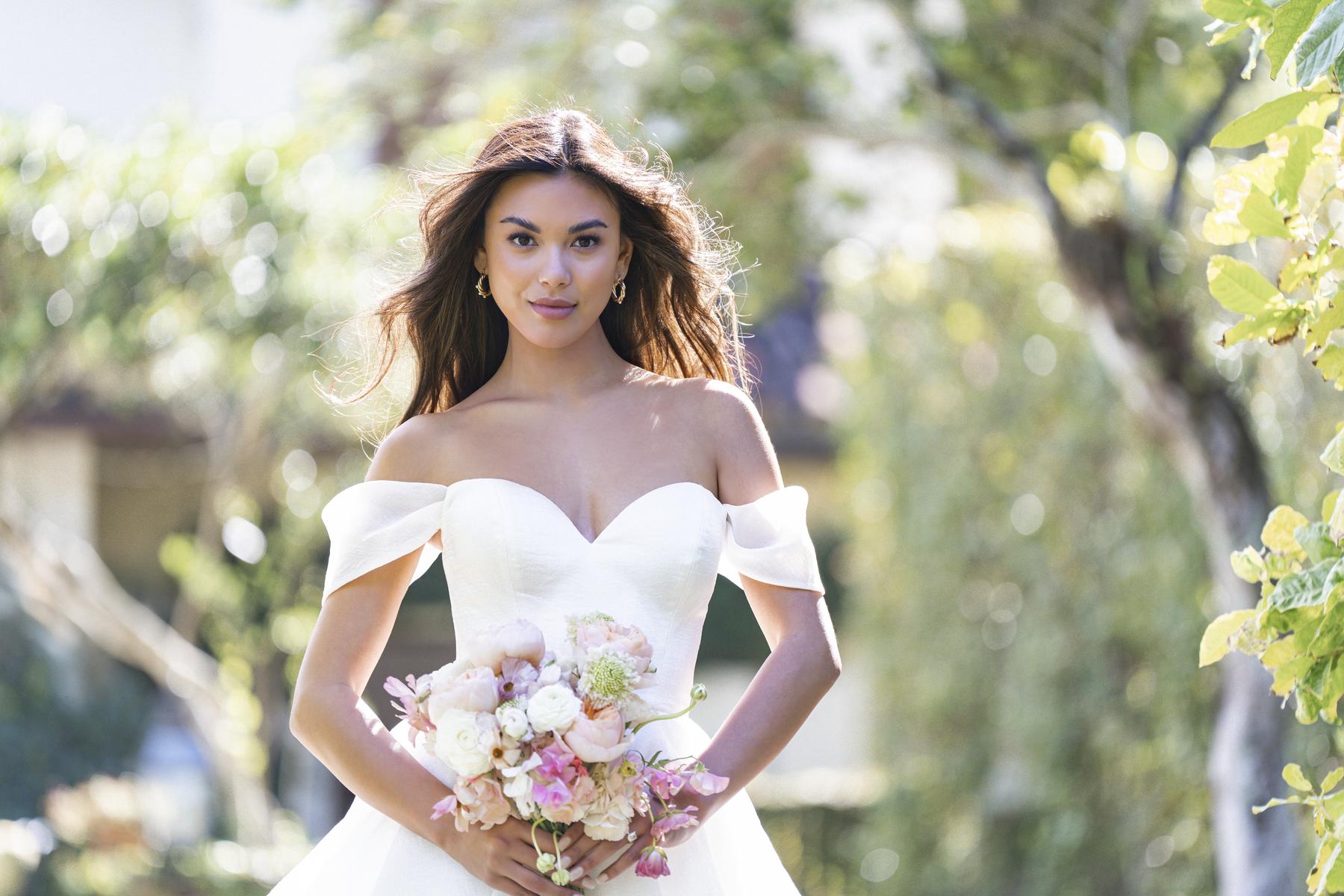 Allure Romance Style Number R3865 - 7