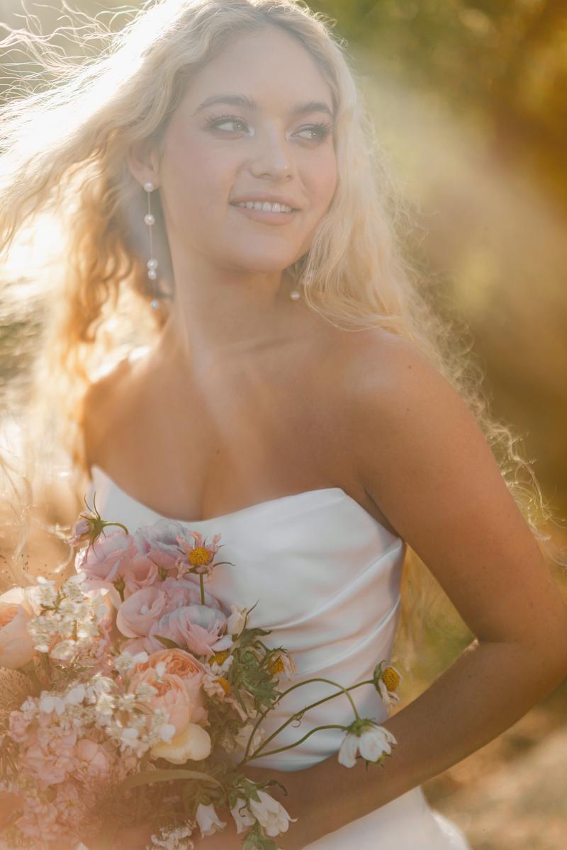 Allure Romance Style Number R3900 - 8