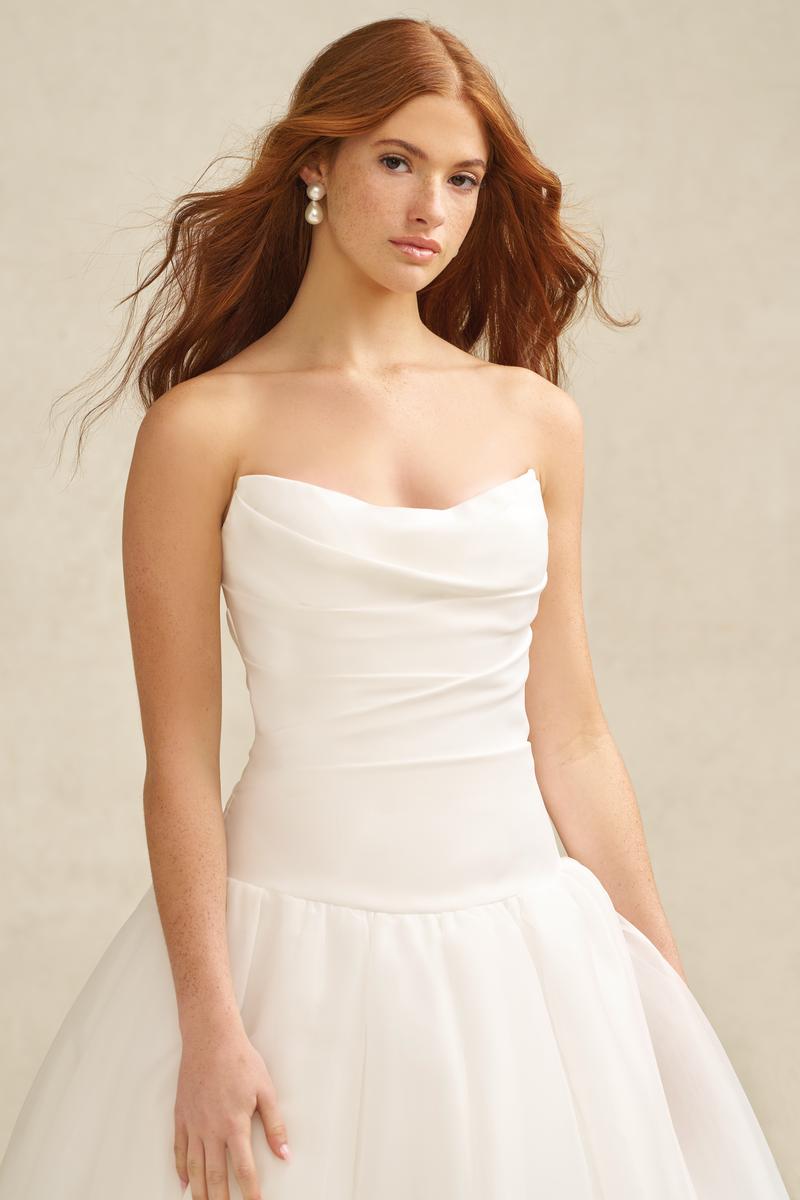 Allure Romance Style Number R3900 - 5