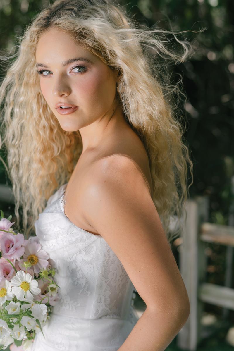 Allure Romance Style Number R3901L - 9