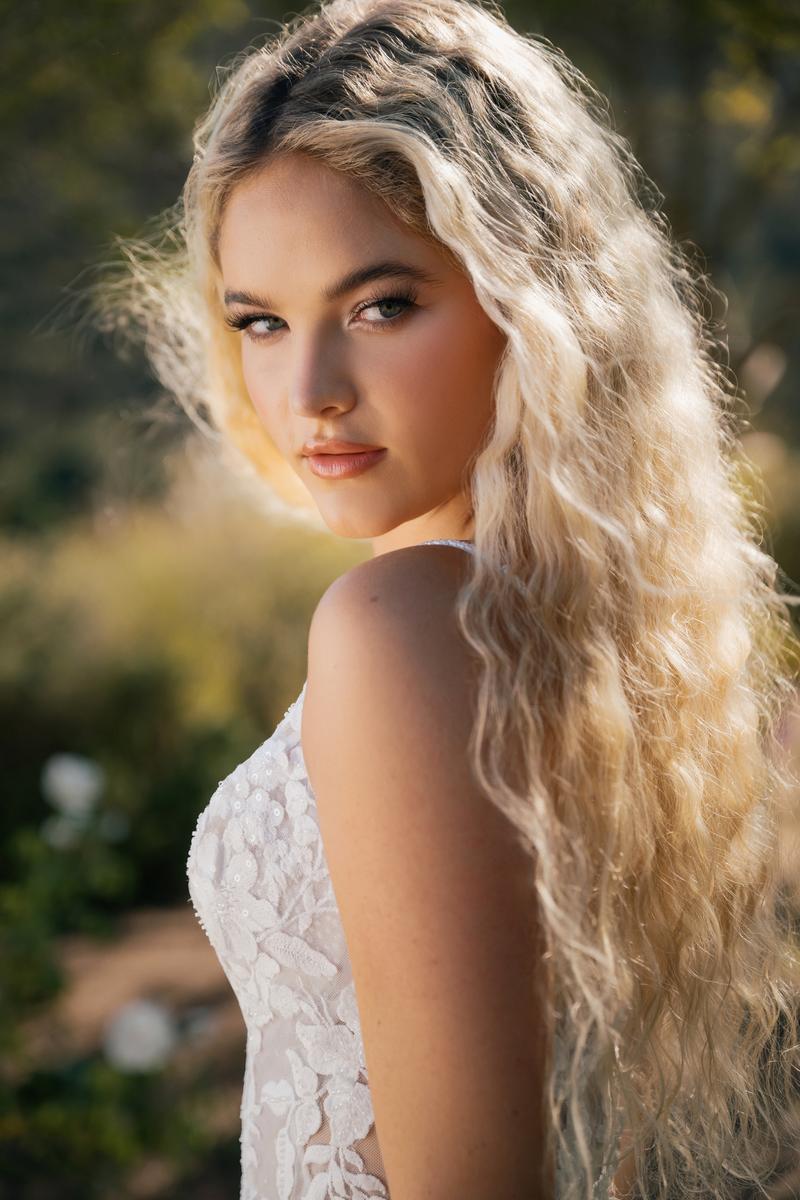 Allure Romance Style Number R3904LNC - 9