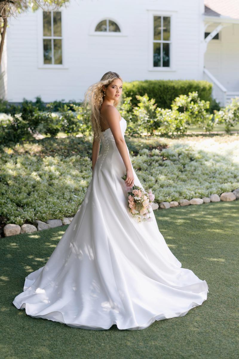 Allure Romance Style Number R3905Z - 2