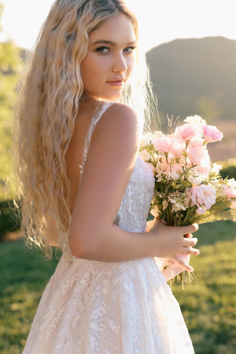 Allure Romance Style Number R3910 - 3