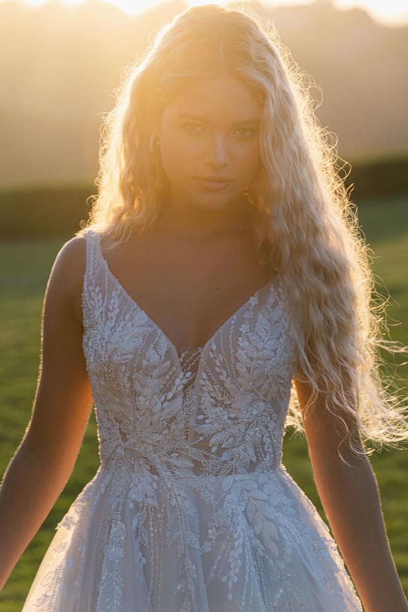 Allure Romance Style Number R3910 - 14