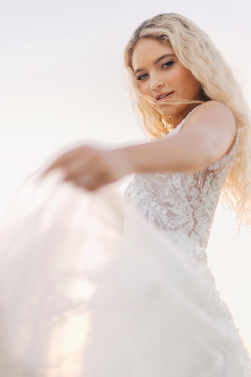 Allure Romance Style Number R3910 - 15