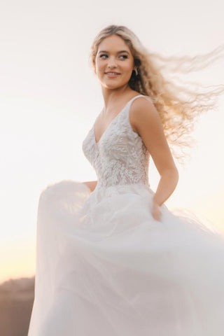 Allure Romance Style Number R3910L - 8