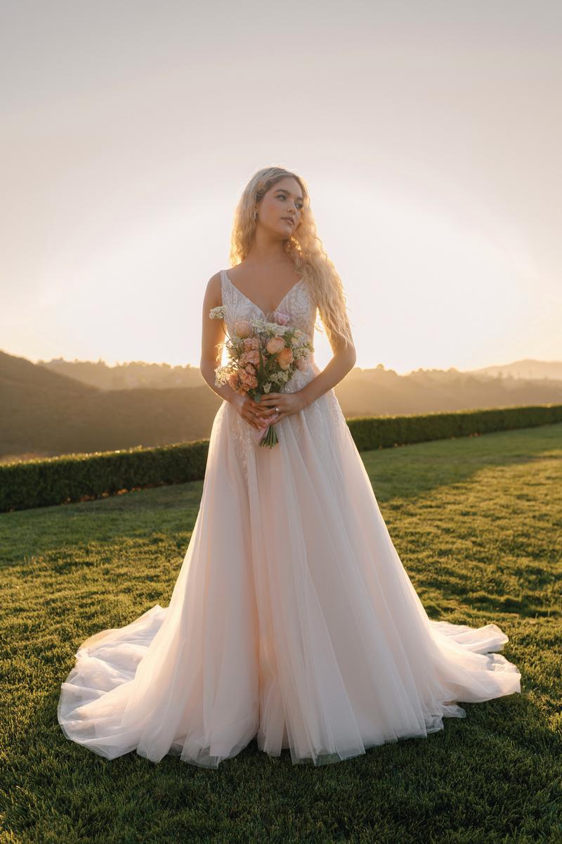 Allure Romance Style Number R3910L - 1