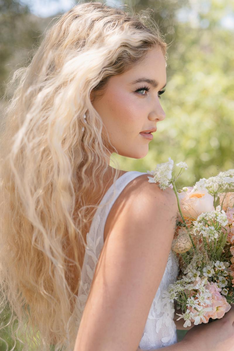 Allure Romance Style Number R3914L - 8