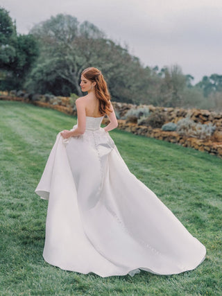 Allure Romance Style Number R3984 - 6