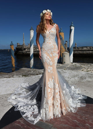 Ashley and Justin Bride Style Number 10558 - 1