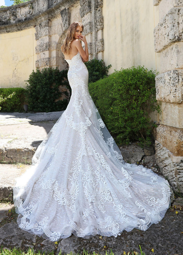 Ashley and Justin Bride Style Number 10586 - 2