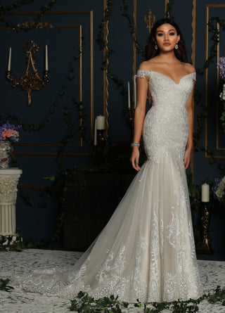 Ashley and Justin Bride Style Number 10635 - 1