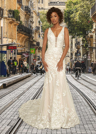 Ashley and Justin Bride Style Number 11931D - 1