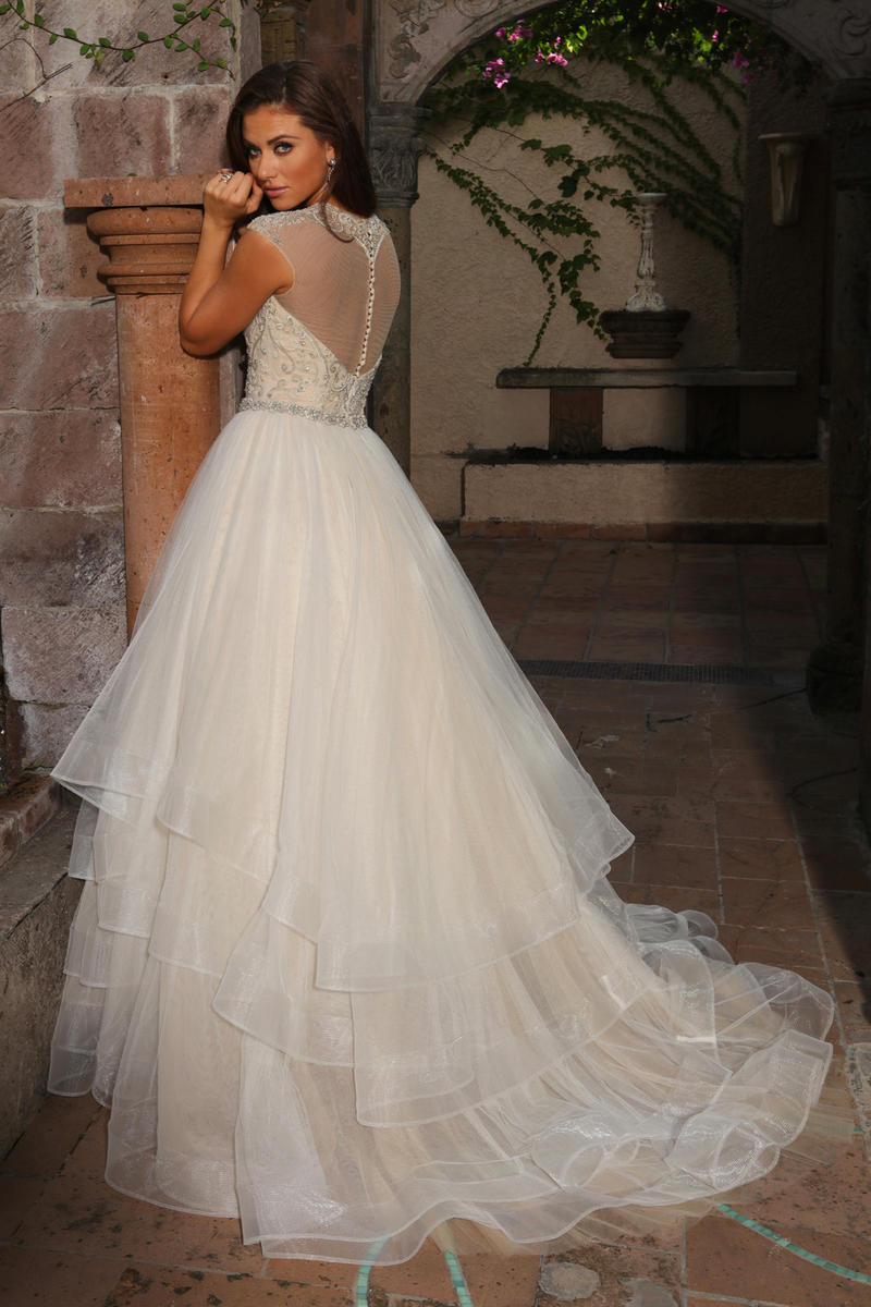 Cristiano Lucci Style Number 13076 - 2