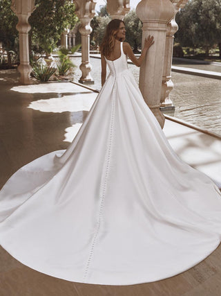 Enzoani Bridal Style Number Vee-M - 2