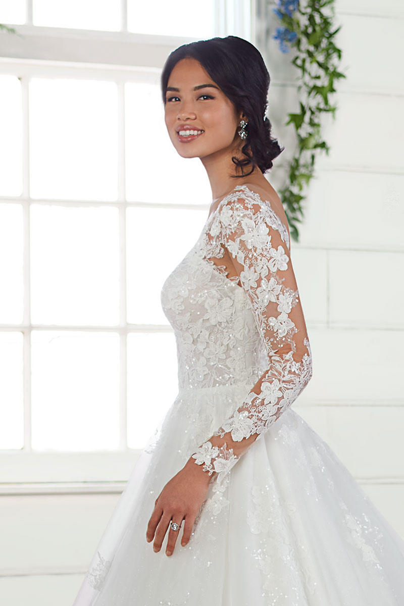 Essense Bridal Collection Style Number D2939 - 5