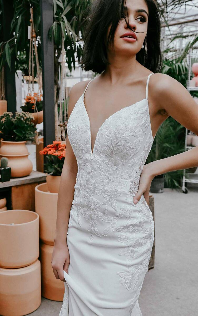 Essense Bridal Collection Style Number D3263 - 3