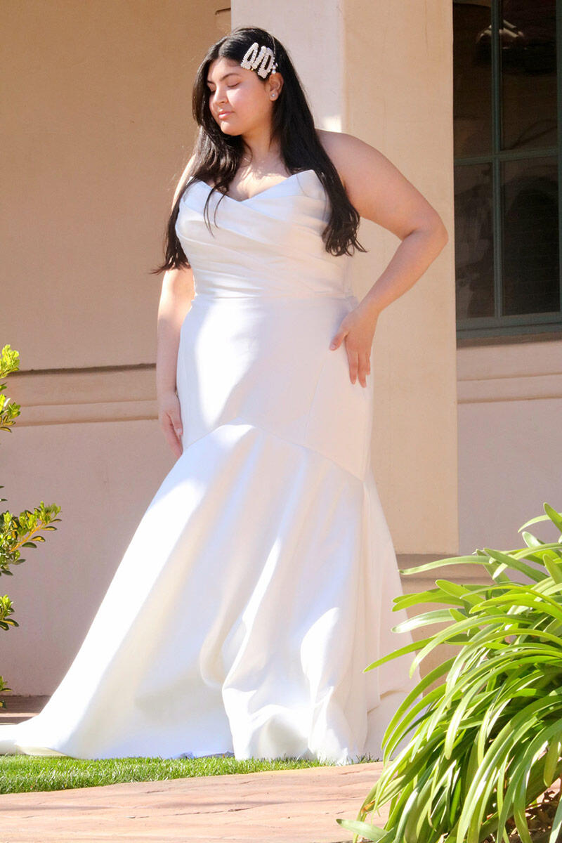 Essense Bridal Collection Style Number D3340 - 3