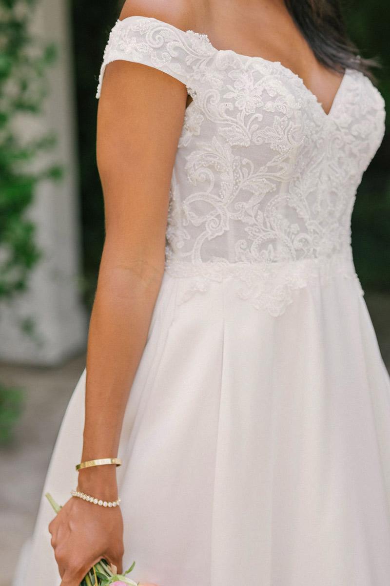Essense Bridal Collection Style Number D3565 - 9