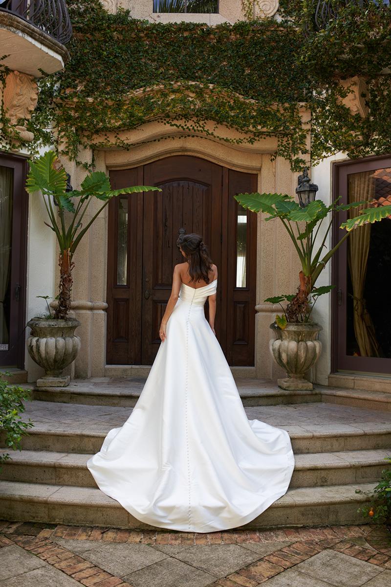 Essense Bridal Collection Style Number D3570 - 8