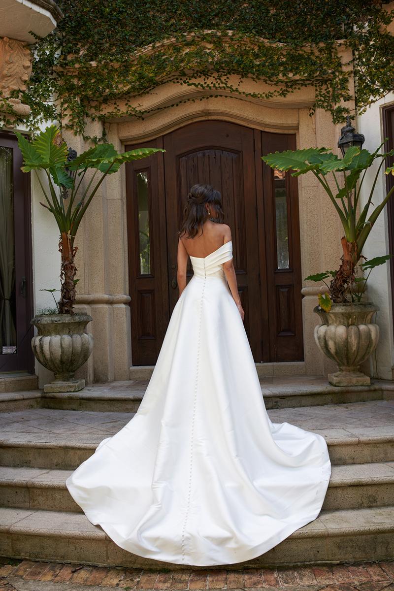 Essense Bridal Collection Style Number D3570 - 9