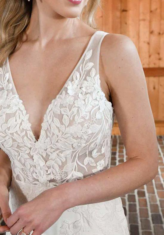 Essense Bridal Collection Style Number D3577 - 5
