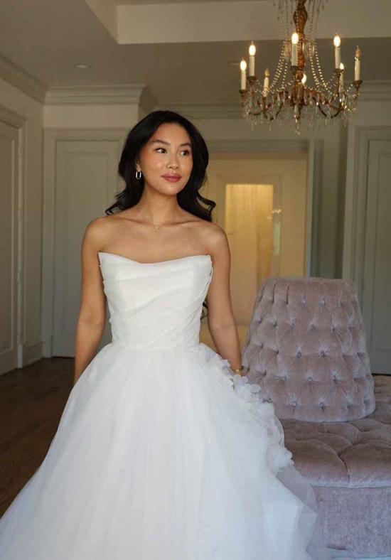 Essense Bridal Collection Style Number D3685 - 8
