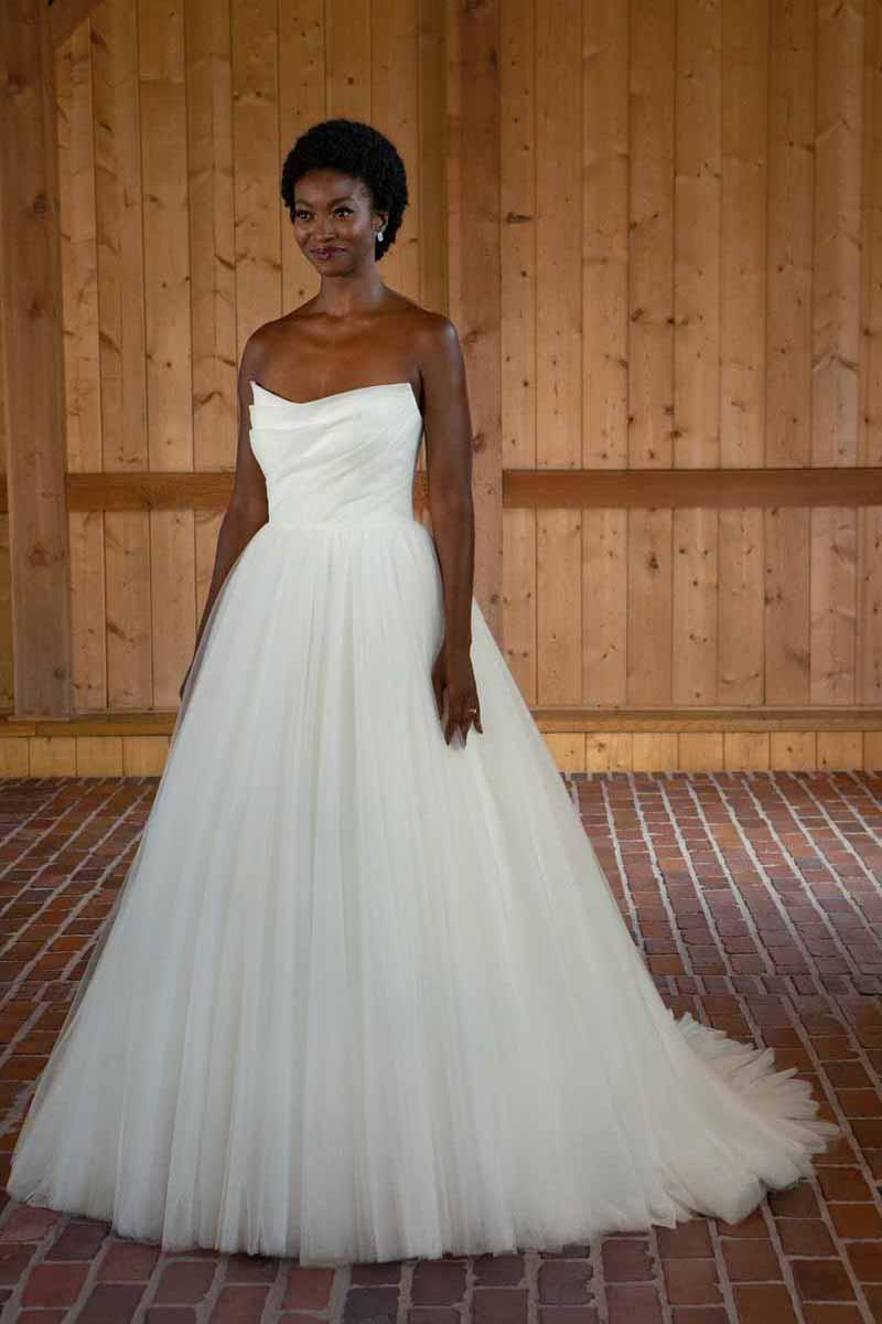 Essense Bridal Collection Style Number D3685 - 3