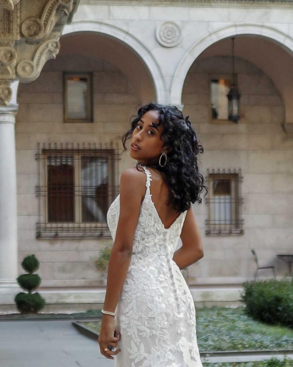 Essense Bridal Collection Style Number D3695 - 7