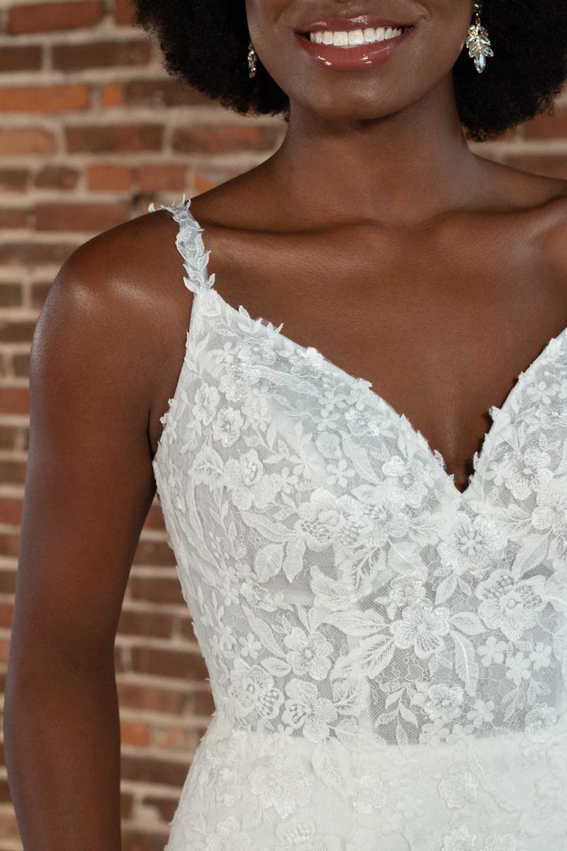Essense Bridal Collection Style Number D3695 - 8