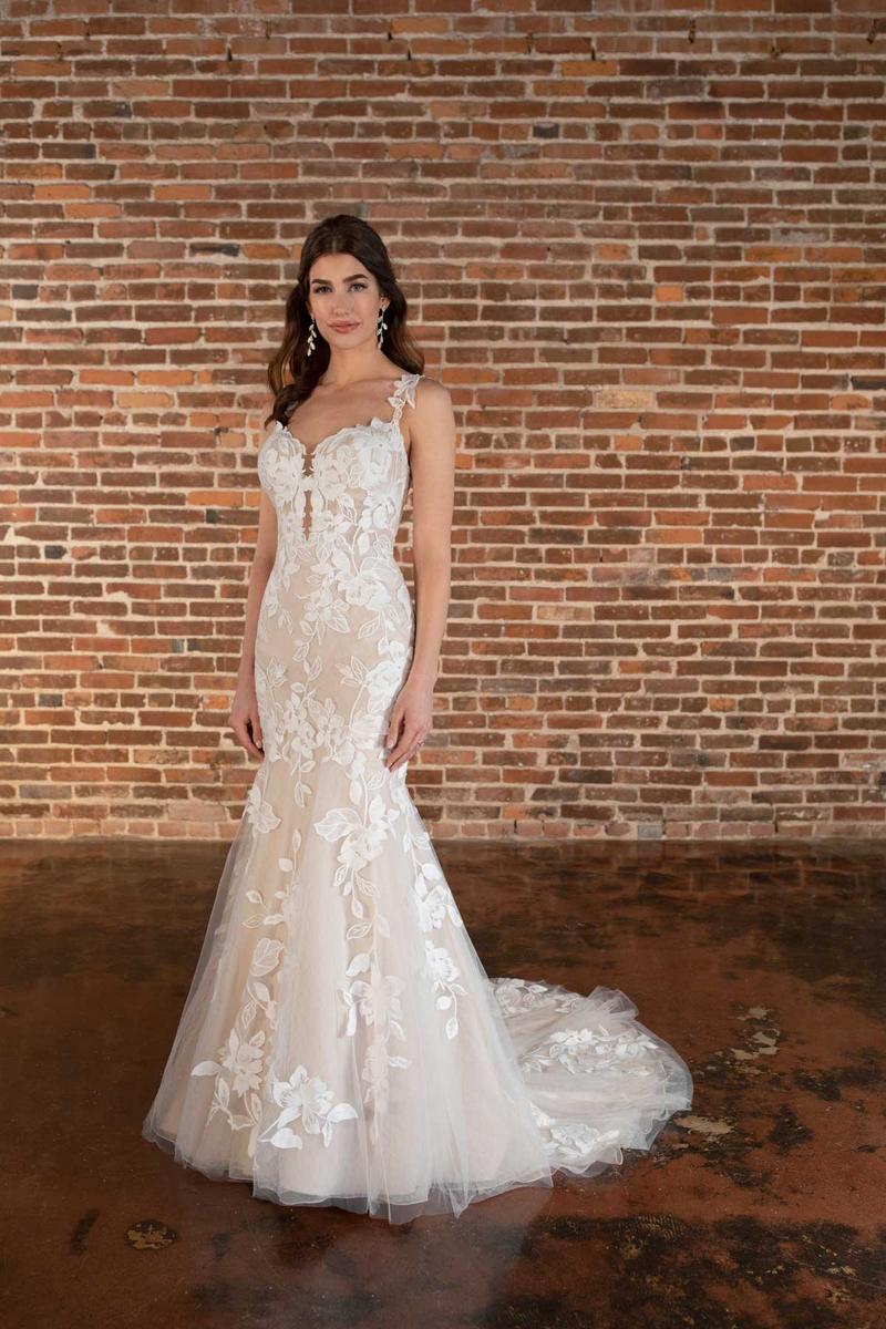 Essense Bridal Collection Style Number D3709 - 3