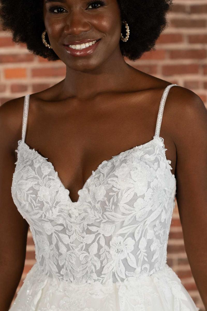 Essense Bridal Collection Style Number D3720 - 10