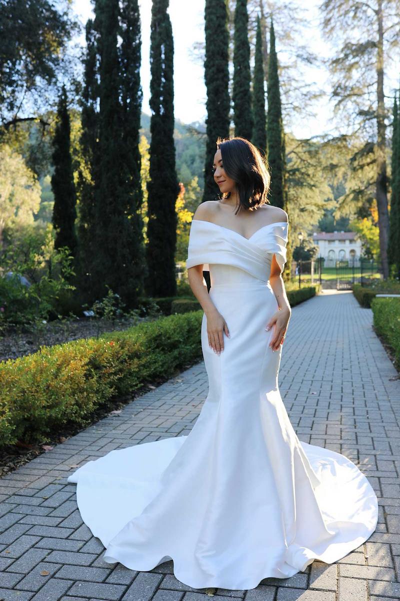 Essense Bridal Collection Style Number D3754 - 1