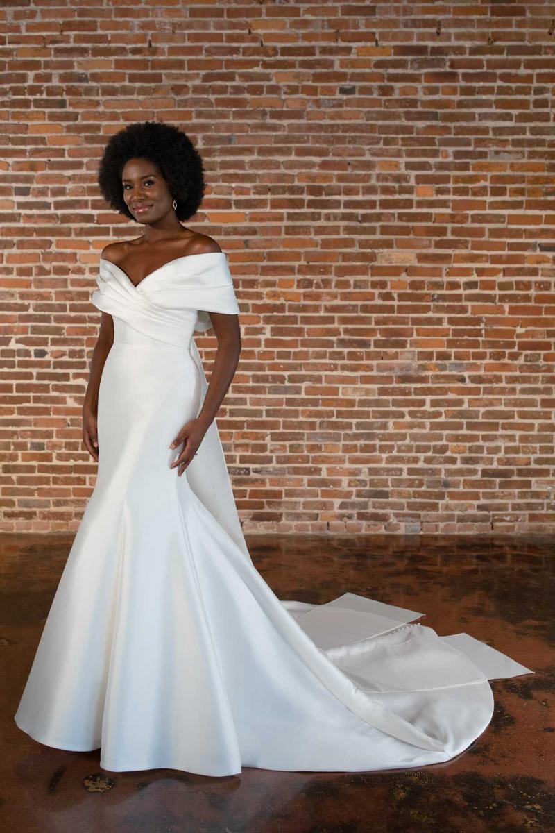 Essense Bridal Collection Style Number D3754 - 3