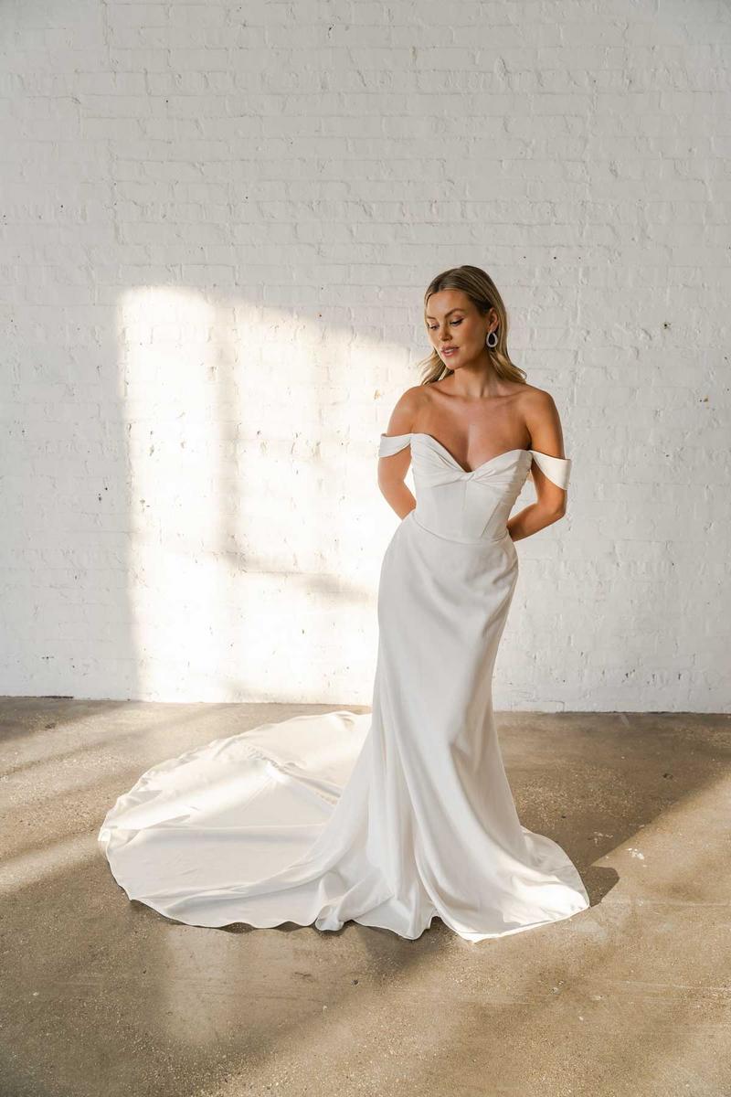 Essense Bridal Collection Style Number D3755 - 1