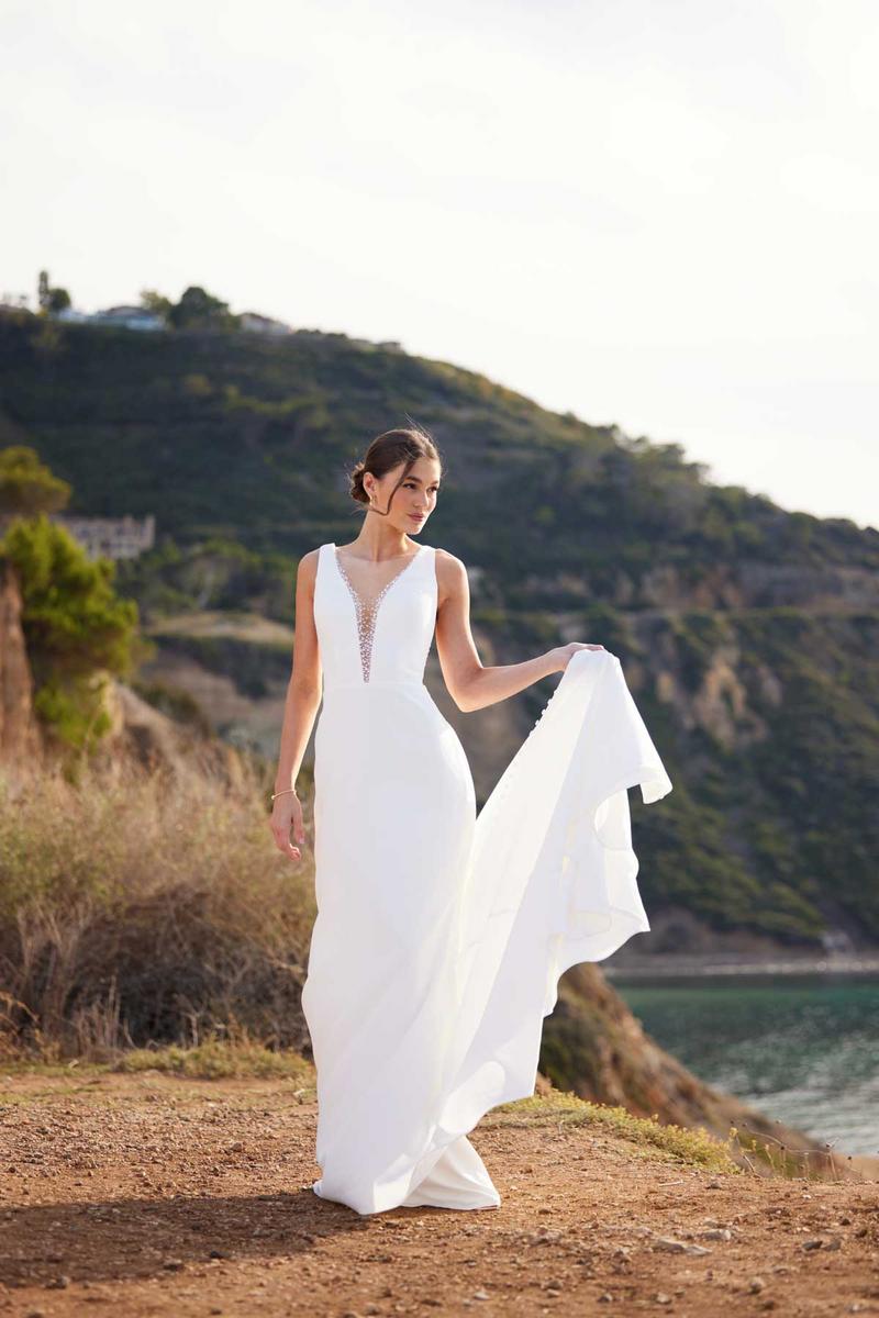Essense Bridal Collection Style Number D3763 - 9