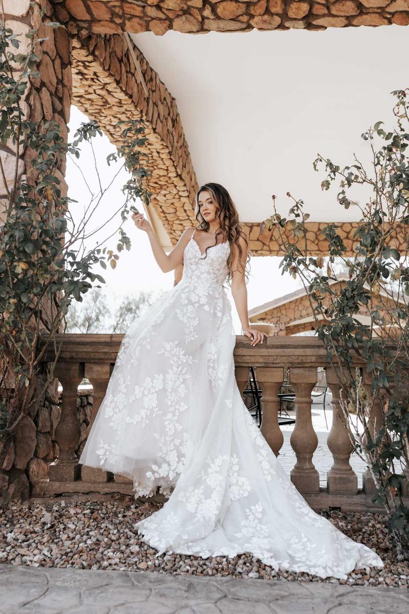 Essense Bridal Collection Style Number D3771 - 8