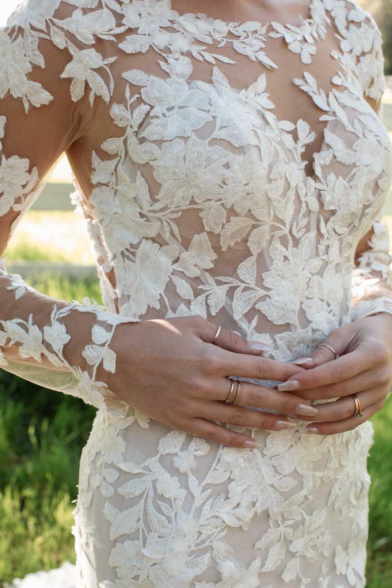 Essense Bridal Collection Style Number D3776 - 9