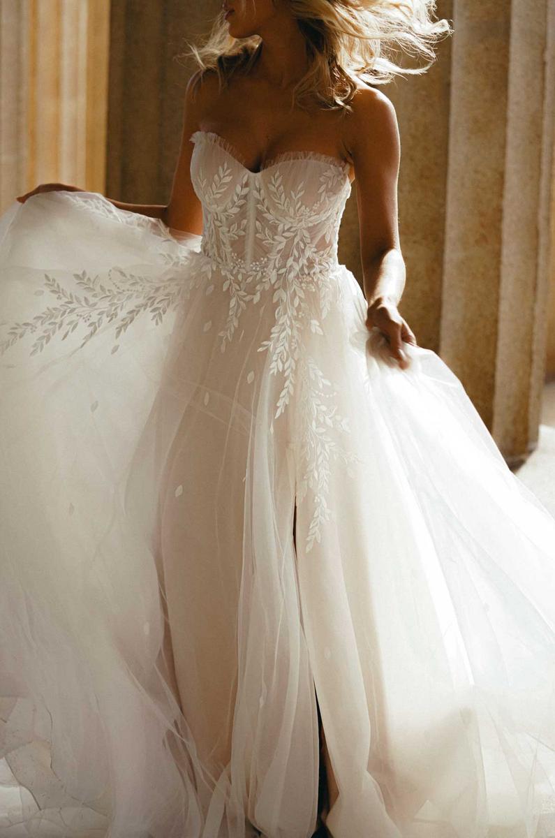 Essense Bridal Collection Style Number D3787 - 9