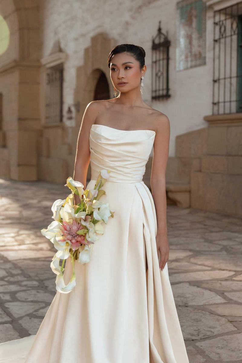 Essense Bridal Collection Style Number D3794 - 9