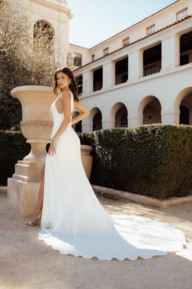 Essense Bridal Collection Style Number D3802 - 2