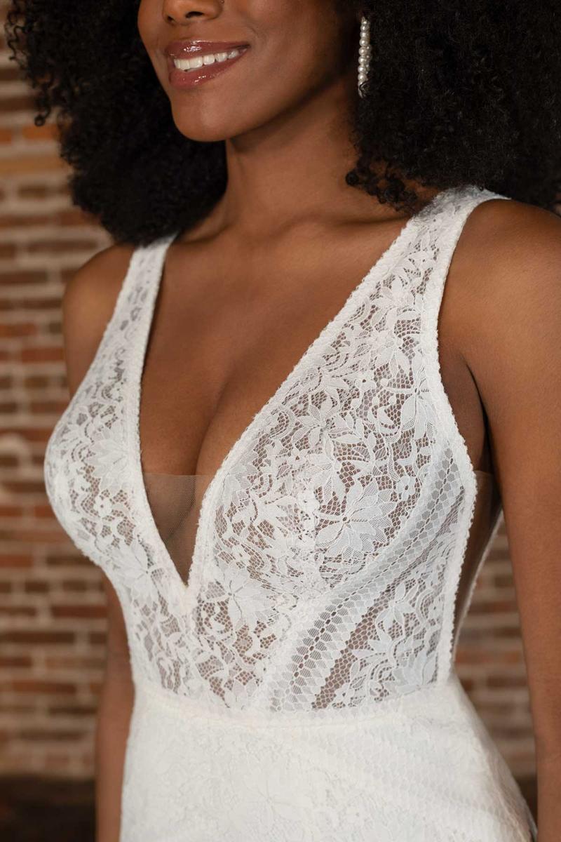 Essense Bridal Collection Style Number D3816 - 9