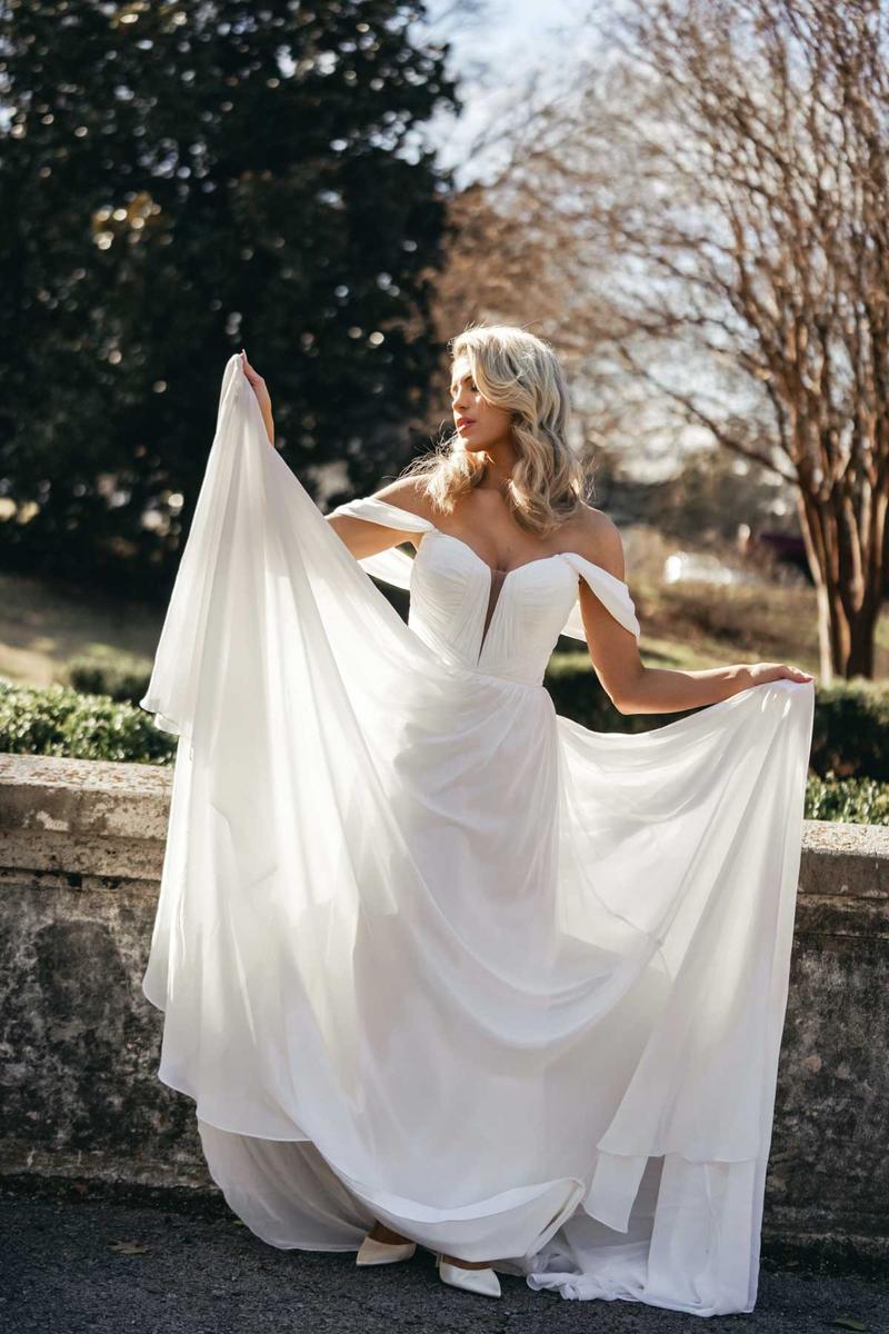 Essense Bridal Collection Style Number D3824 - 1