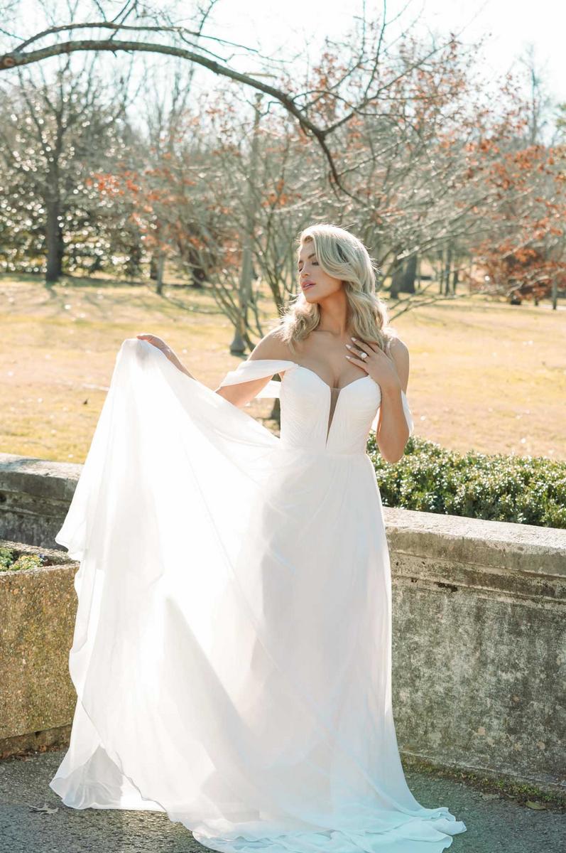 Essense Bridal Collection Style Number D3824 - 4
