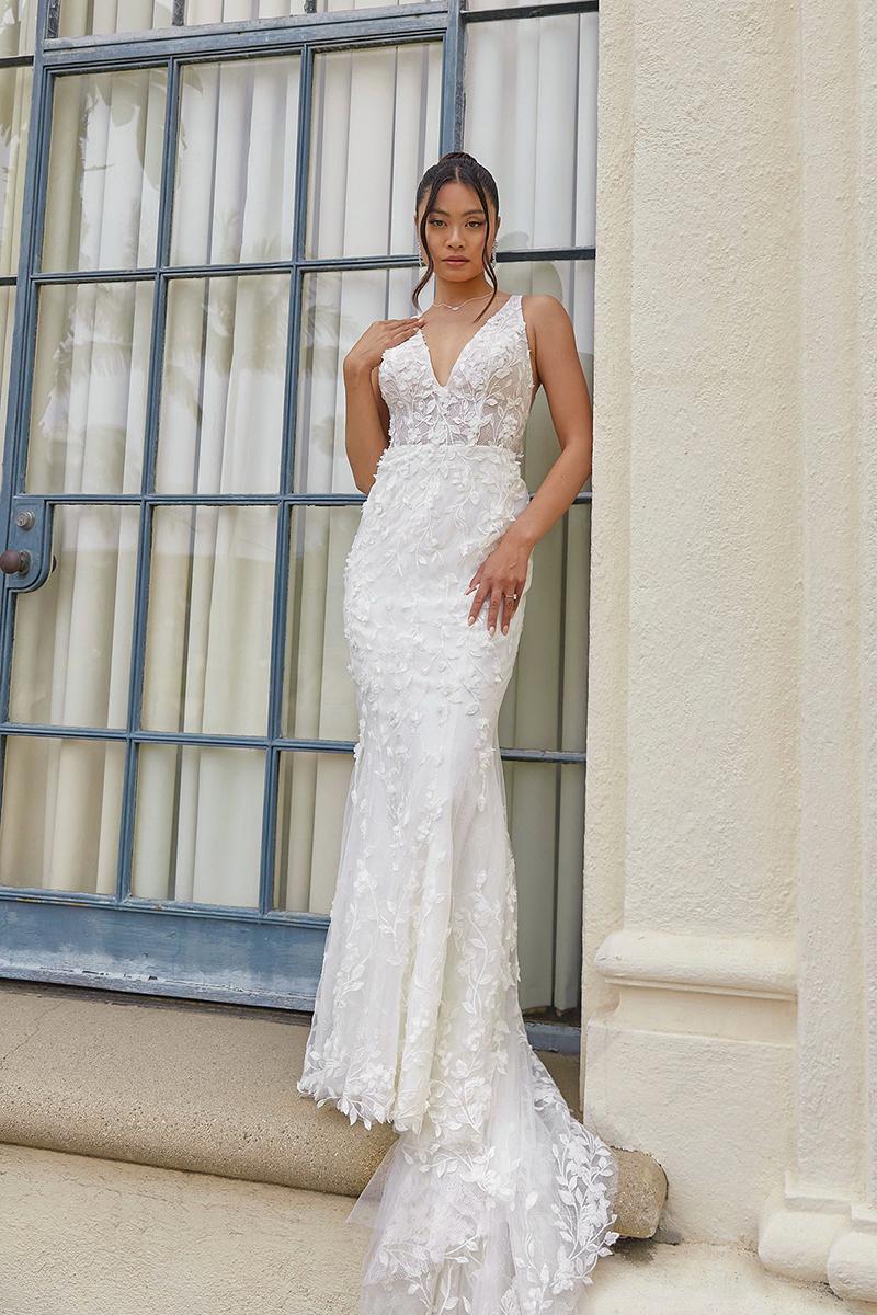 Essense Bridal Collection Style Number D3881 - 3