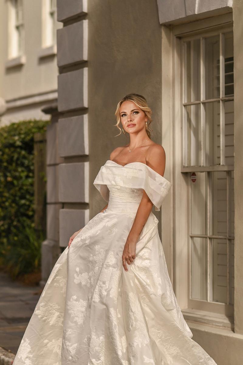 Essense Bridal Collection Style Number D3971 - 3