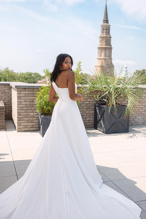 Essense Bridal Collection Style Number D3983 - 2