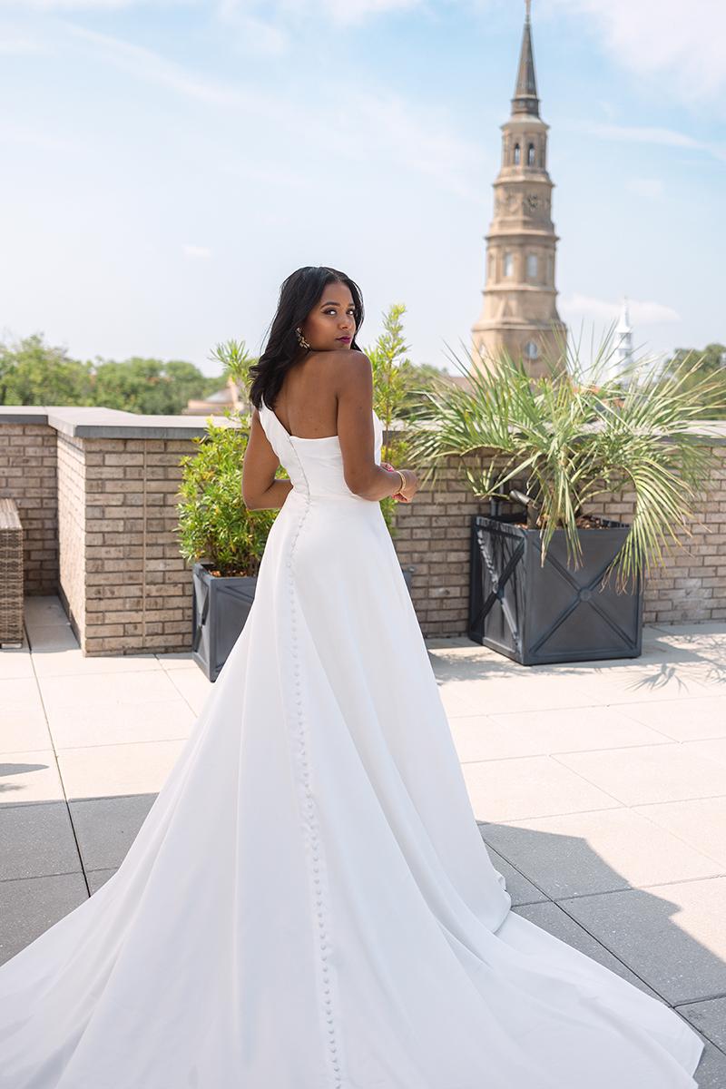 Essense Bridal Collection Style Number D3983 - 2